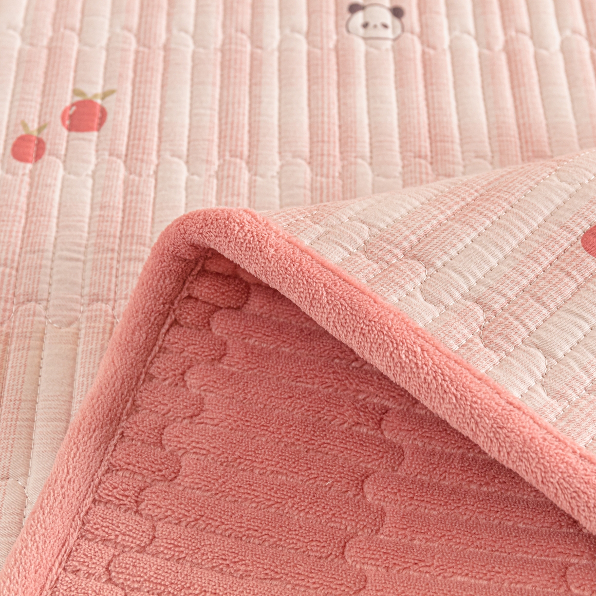 91家纺网 家纺一手货源 找家纺 恒尚居 2025新款A版全棉B版牛奶绒夹棉床褥垫A类四季可用学生床垫-秋冬款三件套系列一 小欢喜【A纯棉-B牛奶绒】