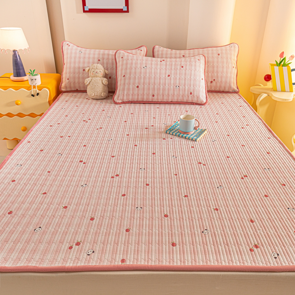 91家纺网 家纺一手货源 找家纺 恒尚居 2025新款A版全棉B版牛奶绒夹棉床褥垫A类四季可用学生床垫-秋冬款三件套系列一 小欢喜【A纯棉-B牛奶绒】