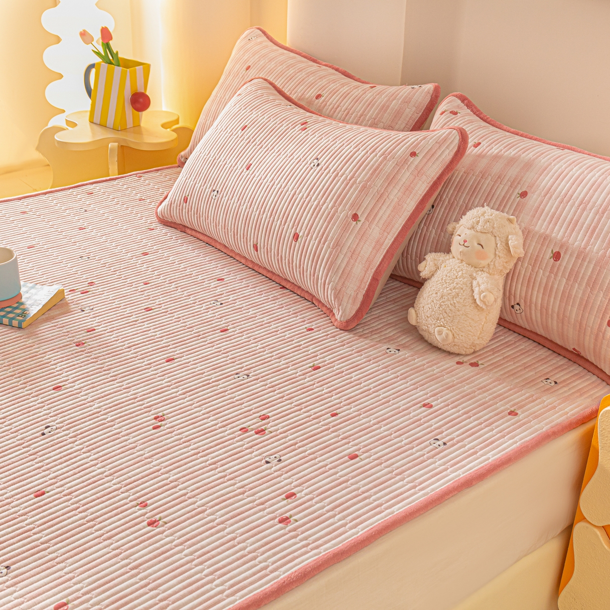 91家纺网 家纺一手货源 找家纺 恒尚居 2025新款A版全棉B版牛奶绒夹棉床褥垫A类四季可用学生床垫-秋冬款三件套系列一 小欢喜【A纯棉-B牛奶绒】