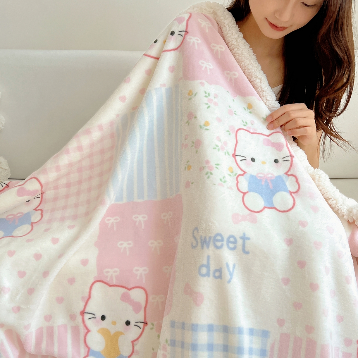 91家纺网 家纺一手货源 找家纺 桃子家居 2025新款A类ins小清新少女可爱奶油猫咪卡通加厚牛奶绒羊羔绒毛毯多功能毛毯 绒毛毯-MT花小猫