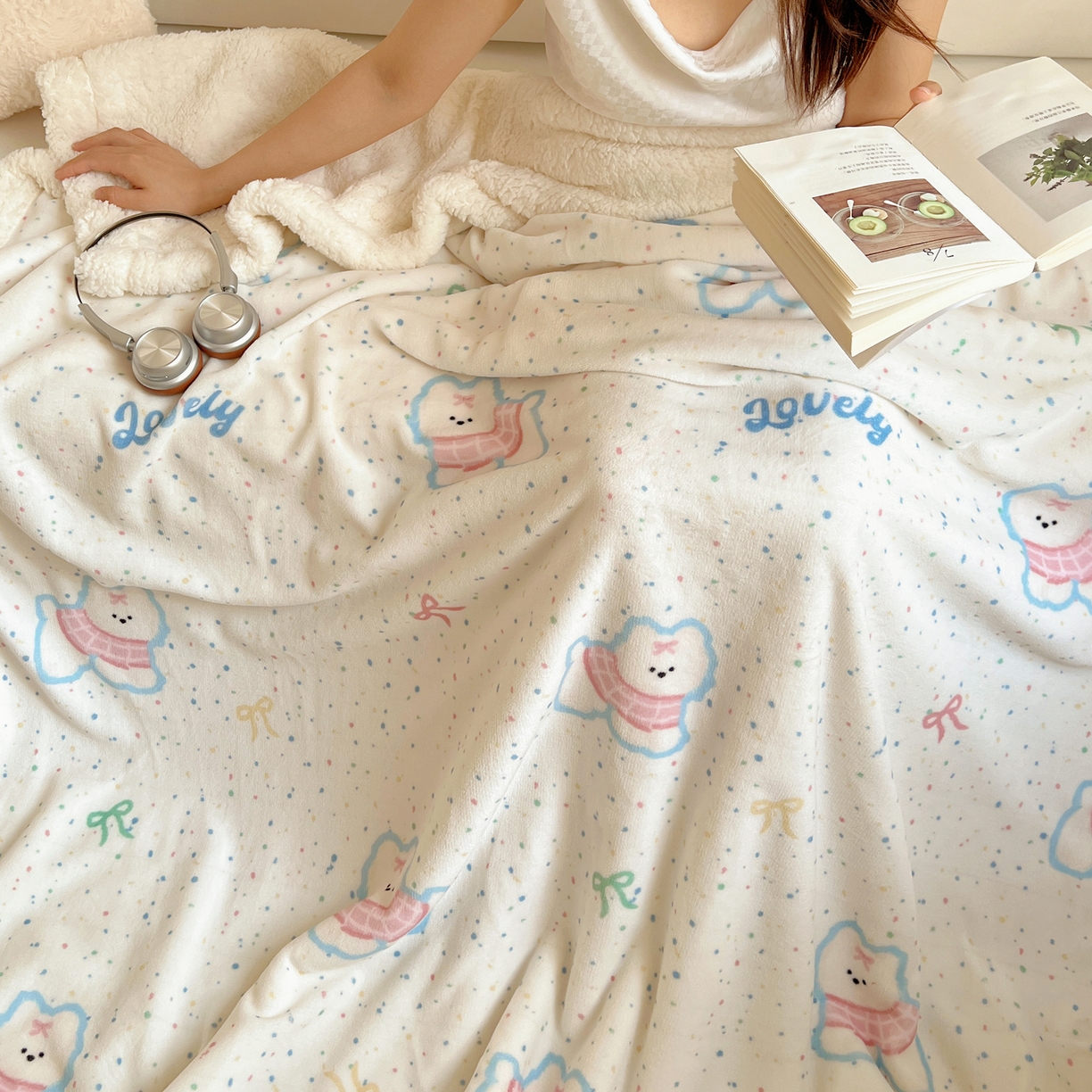 91家纺网 家纺一手货源 找家纺 桃子家居 2025新款A类ins小清新少女可爱奶油猫咪卡通加厚牛奶绒羊羔绒毛毯多功能毛毯 绒毛毯-MT彩甜小狗