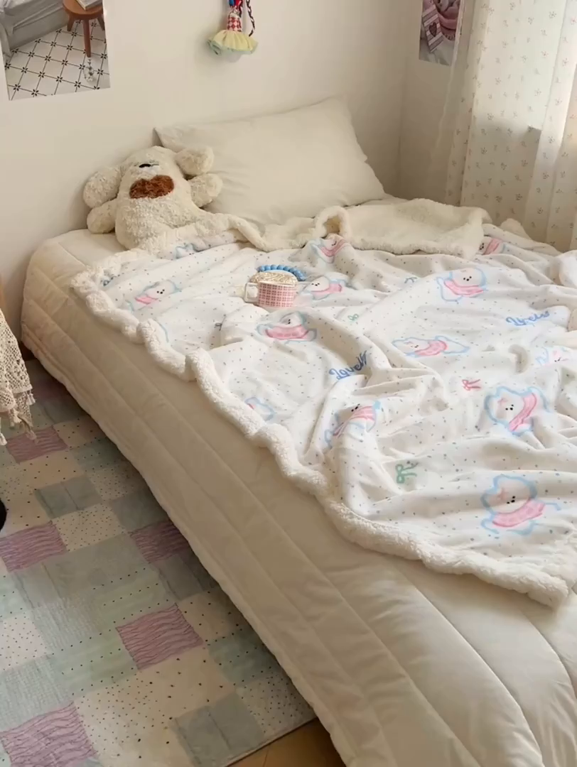 91家纺网 家纺一手货源 找家纺 桃子家居 2025新款A类ins小清新少女可爱奶油猫咪卡通加厚牛奶绒羊羔绒毛毯多功能毛毯 绒毛毯-MT彩甜小狗