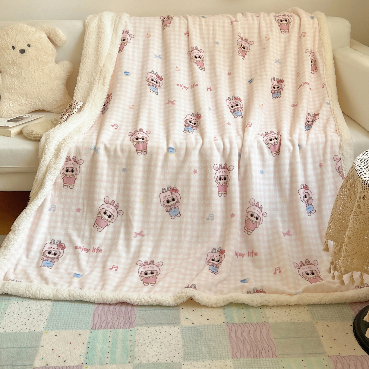 91家纺网 家纺一手货源 找家纺 桃子家居 2025新款A类ins小清新少女可爱奶油猫咪卡通加厚牛奶绒羊羔绒毛毯多功能毛毯 绒毛毯-MT粉格可可