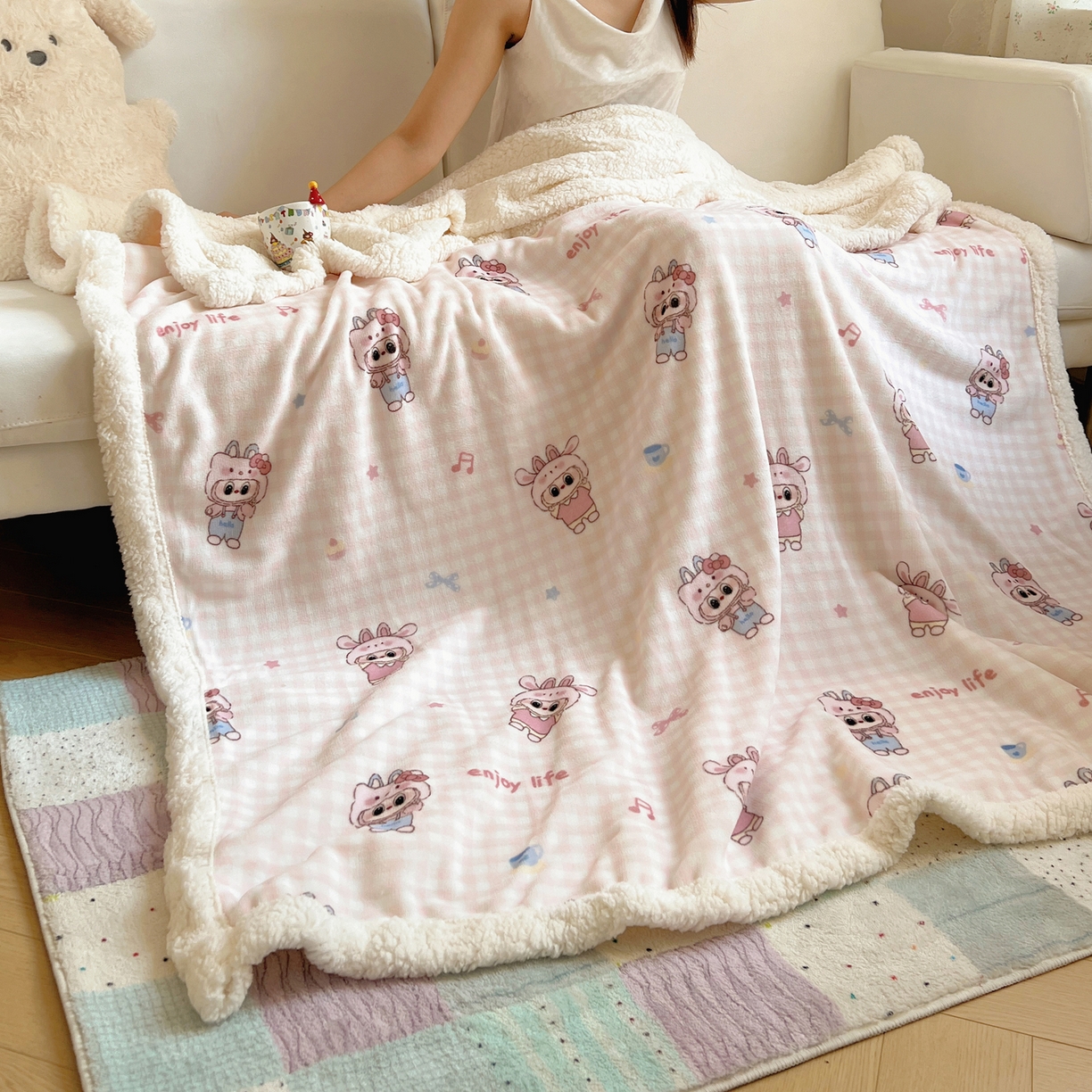91家纺网 家纺一手货源 找家纺 桃子家居 2025新款A类ins小清新少女可爱奶油猫咪卡通加厚牛奶绒羊羔绒毛毯多功能毛毯 绒毛毯-MT粉格可可