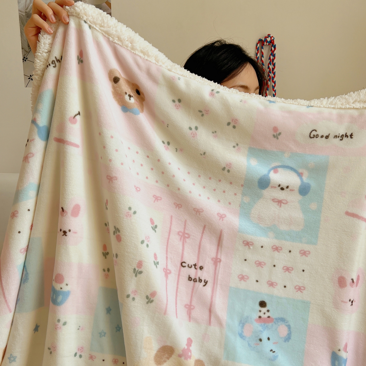 91家纺网 家纺一手货源 找家纺 桃子家居 2025新款A类ins小清新少女可爱奶油猫咪卡通加厚牛奶绒羊羔绒毛毯多功能毛毯 绒毛毯-MT花满屋