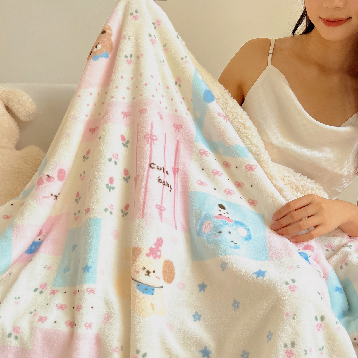 91家纺网 家纺一手货源 找家纺 桃子家居 2025新款A类ins小清新少女可爱奶油猫咪卡通加厚牛奶绒羊羔绒毛毯多功能毛毯 绒毛毯-MT花满屋