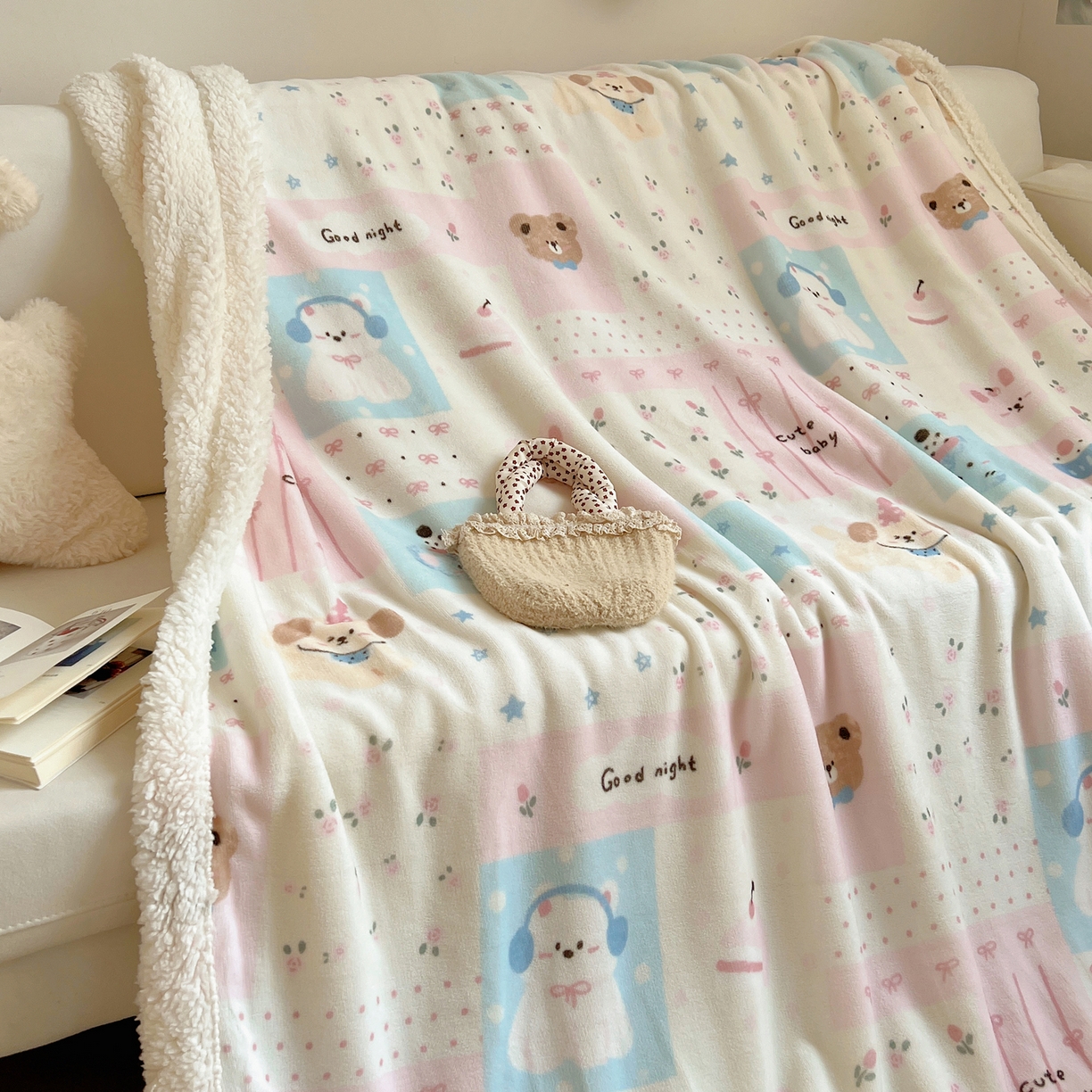 91家纺网 家纺一手货源 找家纺 桃子家居 2025新款A类ins小清新少女可爱奶油猫咪卡通加厚牛奶绒羊羔绒毛毯多功能毛毯 绒毛毯-MT花满屋