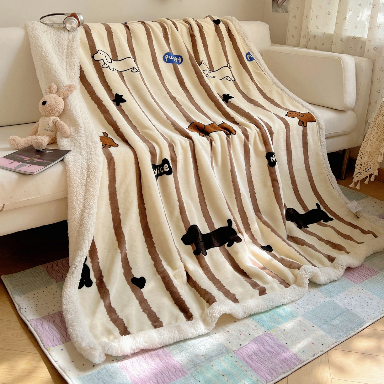 91家纺网 家纺一手货源 找家纺 桃子家居 2025新款A类ins小清新少女可爱奶油猫咪卡通加厚牛奶绒羊羔绒毛毯多功能毛毯 绒毛毯-MT咖条狗狗