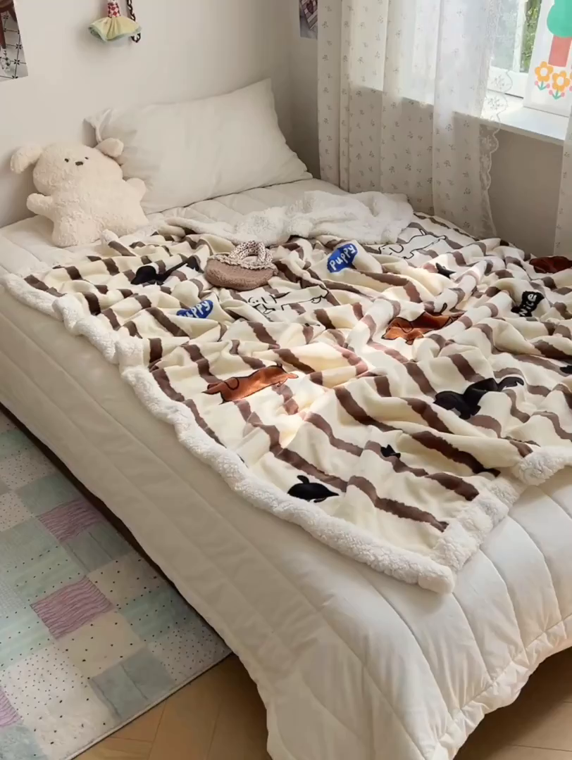 91家纺网 家纺一手货源 找家纺 桃子家居 2025新款A类ins小清新少女可爱奶油猫咪卡通加厚牛奶绒羊羔绒毛毯多功能毛毯 绒毛毯-MT咖条狗狗