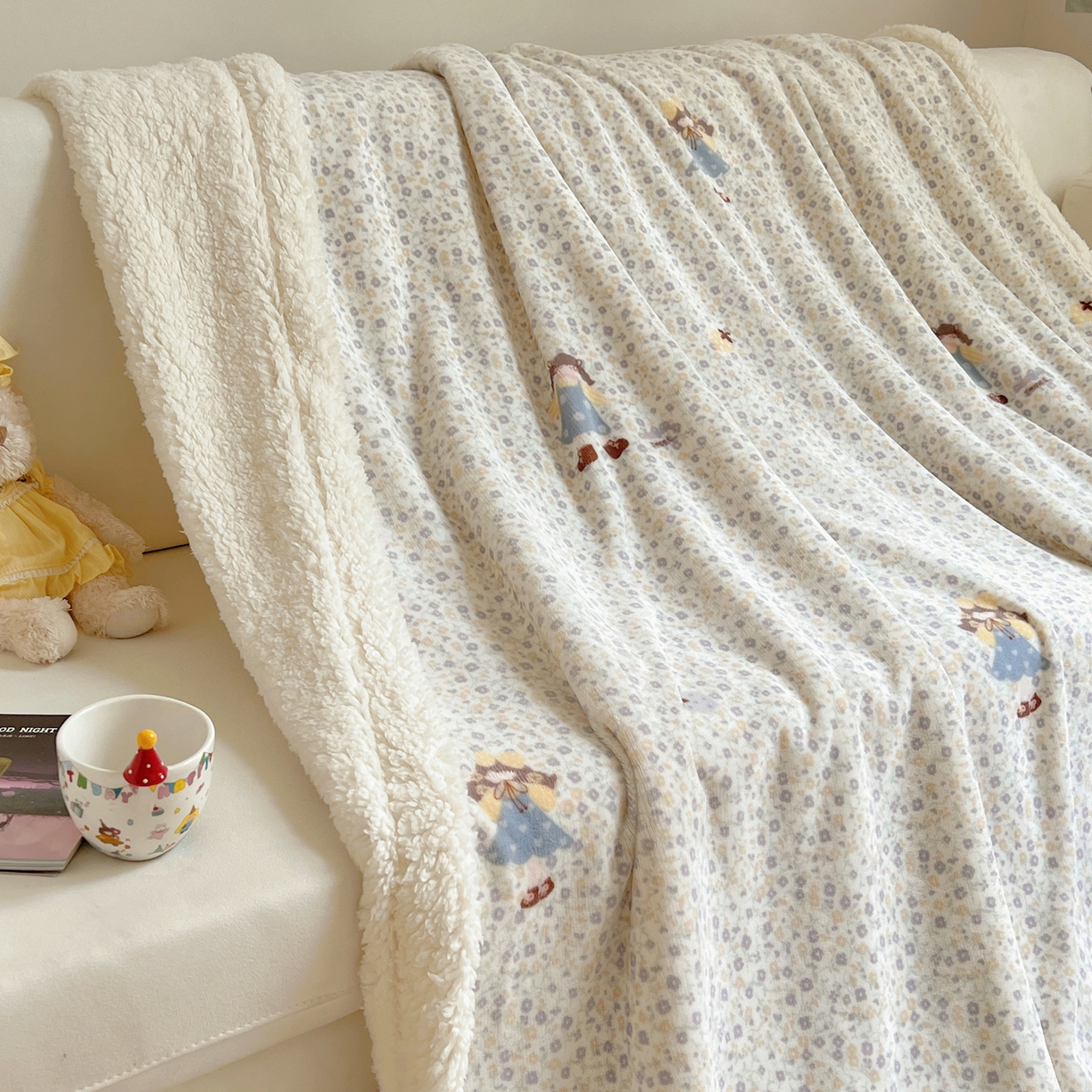 91家纺网 家纺一手货源 找家纺 桃子家居 2025新款A类ins小清新少女可爱奶油猫咪卡通加厚牛奶绒羊羔绒毛毯多功能毛毯 绒毛毯-MT可爱女孩