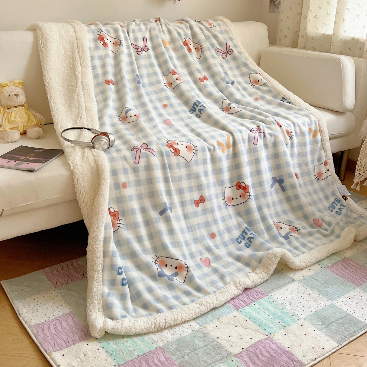 91家纺网 家纺一手货源 找家纺 桃子家居 2025新款A类ins小清新少女可爱奶油猫咪卡通加厚牛奶绒羊羔绒毛毯多功能毛毯 绒毛毯-MT蓝格喵喵