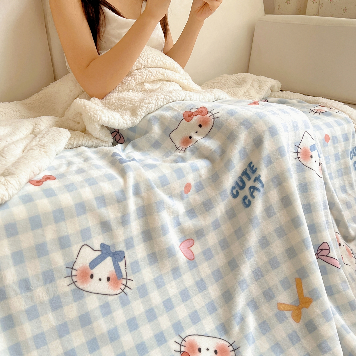 91家纺网 家纺一手货源 找家纺 桃子家居 2025新款A类ins小清新少女可爱奶油猫咪卡通加厚牛奶绒羊羔绒毛毯多功能毛毯 绒毛毯-MT蓝格喵喵