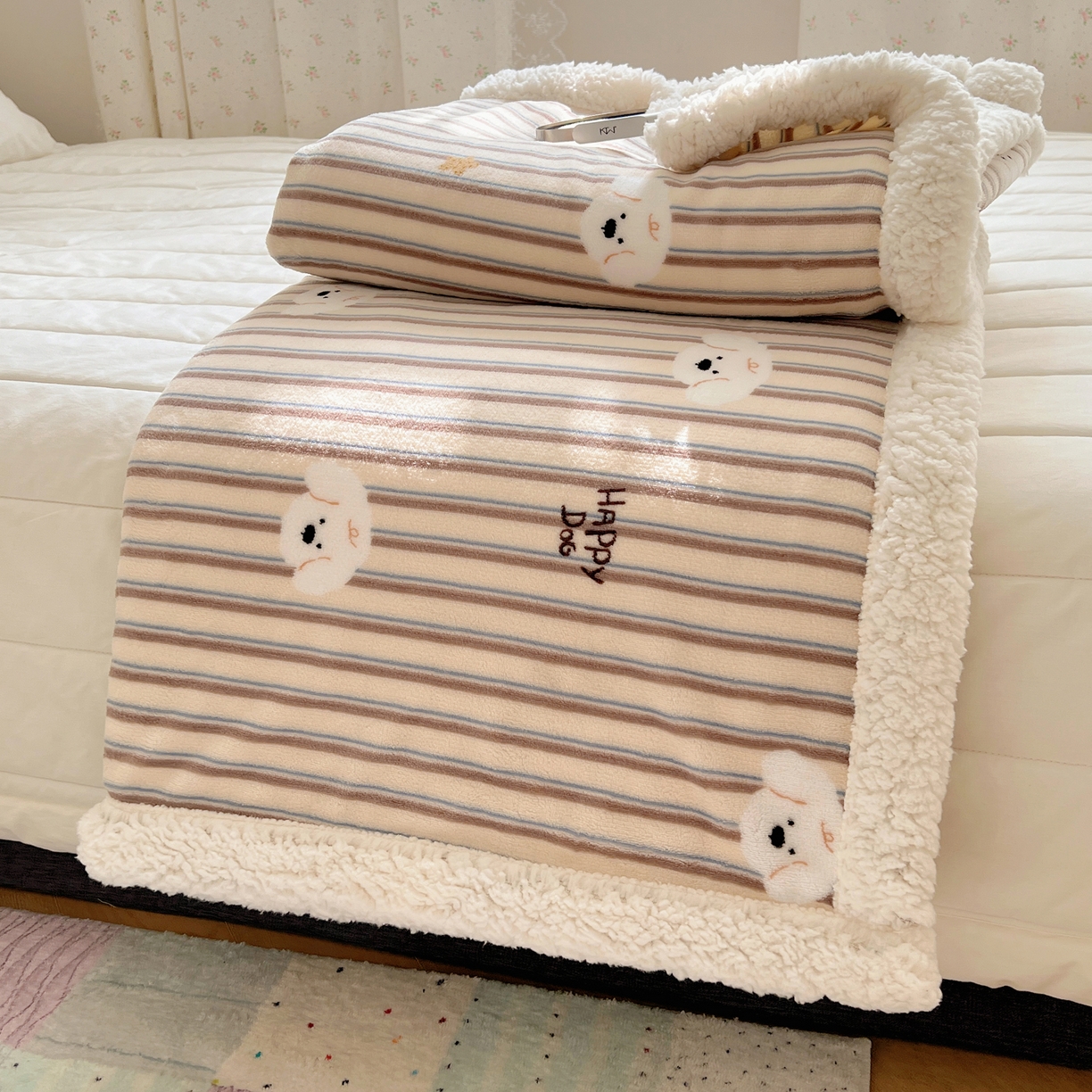 91家纺网 家纺一手货源 找家纺 桃子家居 2025新款A类ins小清新少女可爱奶油猫咪卡通加厚牛奶绒羊羔绒毛毯多功能毛毯 绒毛毯-MT蓝咖小狗