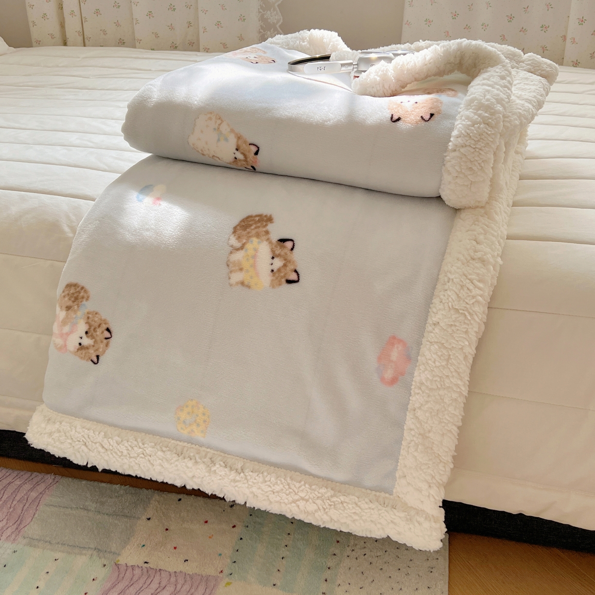 91家纺网 家纺一手货源 找家纺 桃子家居 2025新款A类ins小清新少女可爱奶油猫咪卡通加厚牛奶绒羊羔绒毛毯多功能毛毯 绒毛毯-MT蓝色公主猫