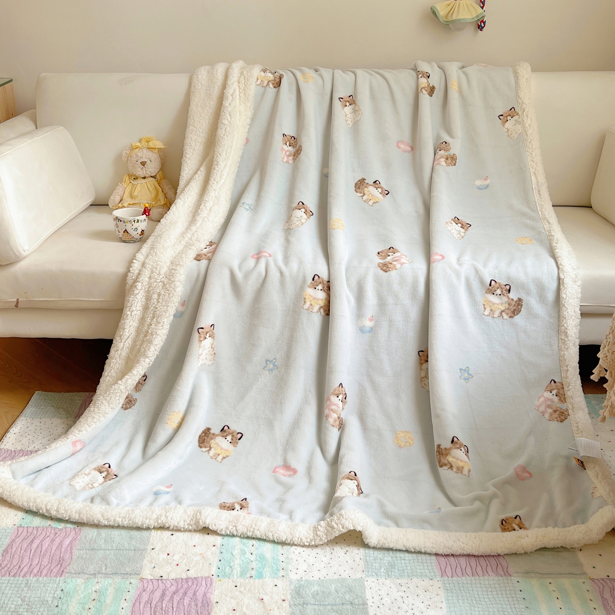 91家纺网 家纺一手货源 找家纺 桃子家居 2025新款A类ins小清新少女可爱奶油猫咪卡通加厚牛奶绒羊羔绒毛毯多功能毛毯 绒毛毯-MT蓝色公主猫