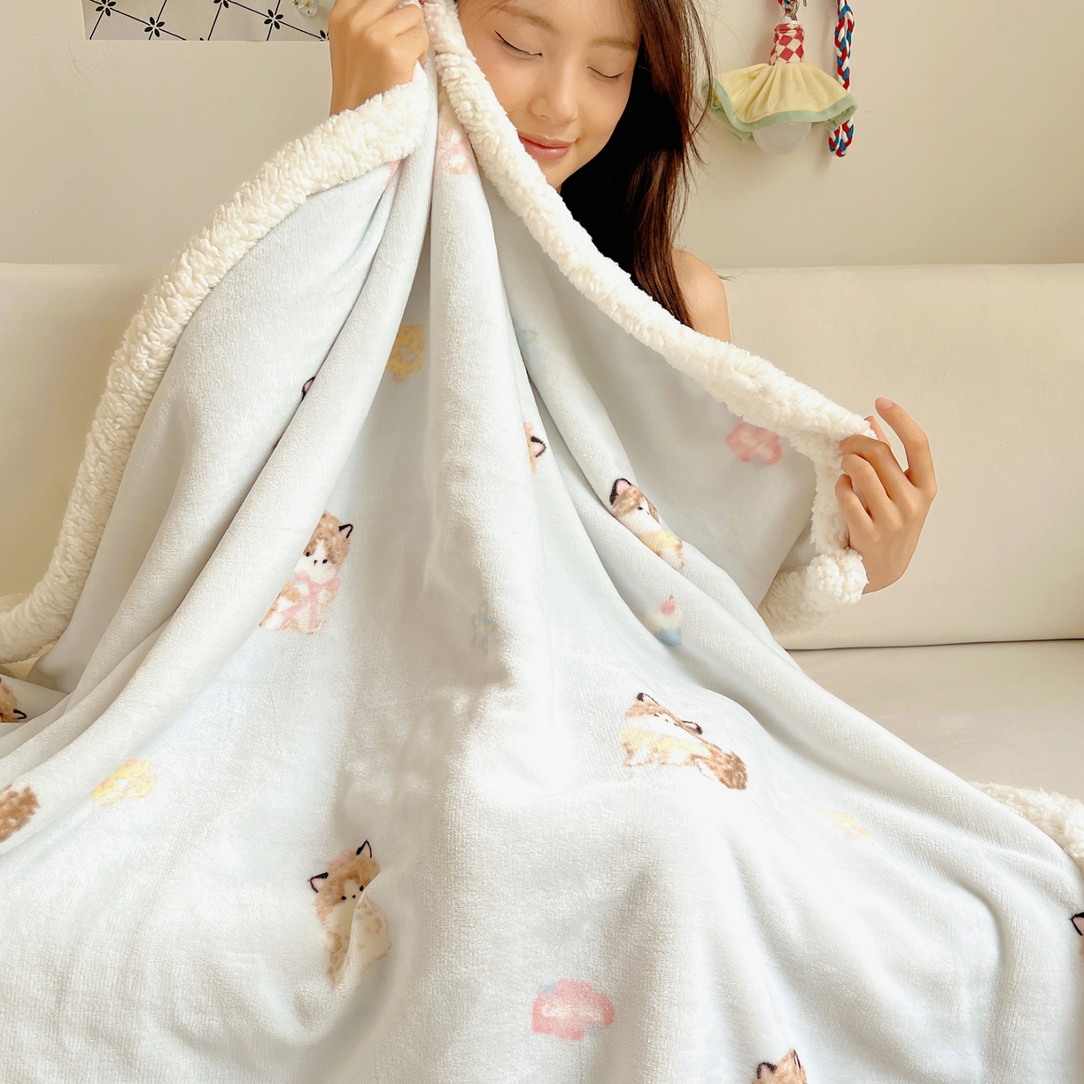 91家纺网 家纺一手货源 找家纺 桃子家居 2025新款A类ins小清新少女可爱奶油猫咪卡通加厚牛奶绒羊羔绒毛毯多功能毛毯 绒毛毯-MT蓝色公主猫
