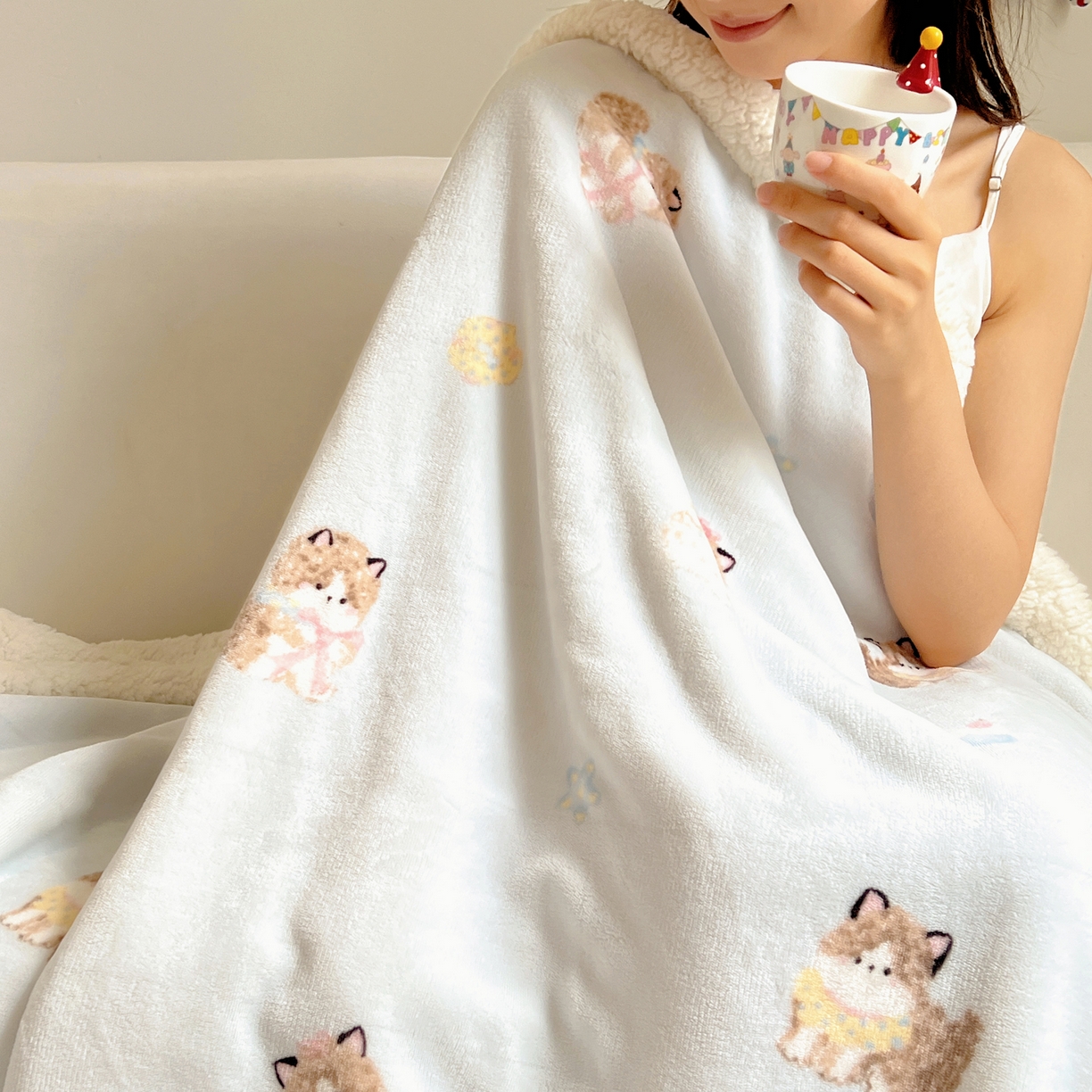 91家纺网 家纺一手货源 找家纺 桃子家居 2025新款A类ins小清新少女可爱奶油猫咪卡通加厚牛奶绒羊羔绒毛毯多功能毛毯 绒毛毯-MT蓝色公主猫