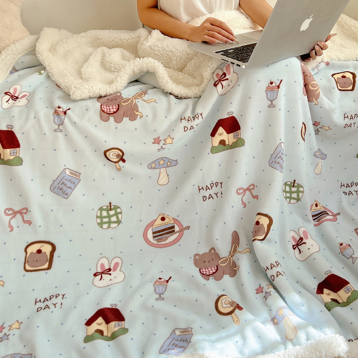 91家纺网 家纺一手货源 找家纺 桃子家居 2025新款A类ins小清新少女可爱奶油猫咪卡通加厚牛奶绒羊羔绒毛毯多功能毛毯 绒毛毯-MT蓝色日记