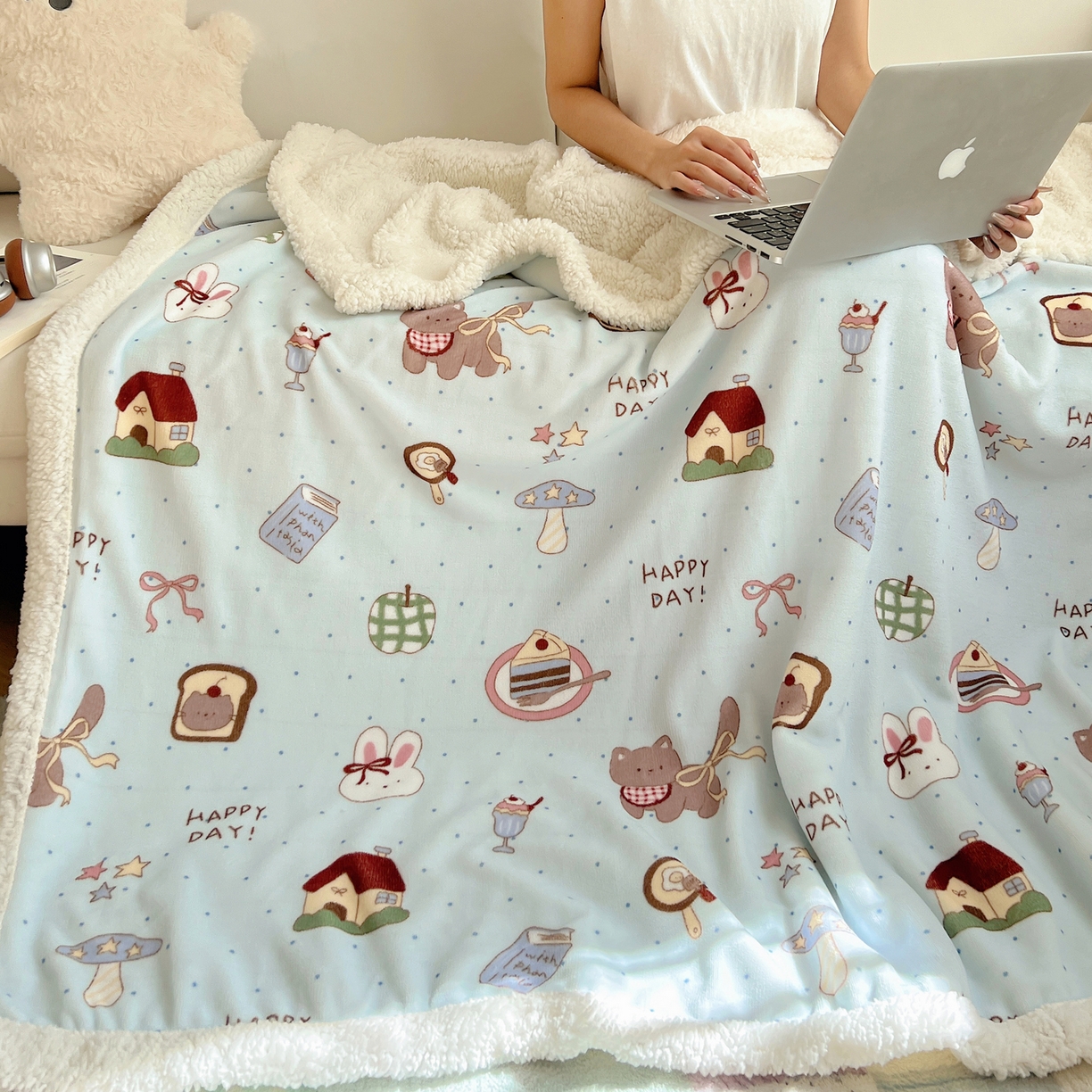 91家纺网 家纺一手货源 找家纺 桃子家居 2025新款A类ins小清新少女可爱奶油猫咪卡通加厚牛奶绒羊羔绒毛毯多功能毛毯 绒毛毯-MT蓝色日记