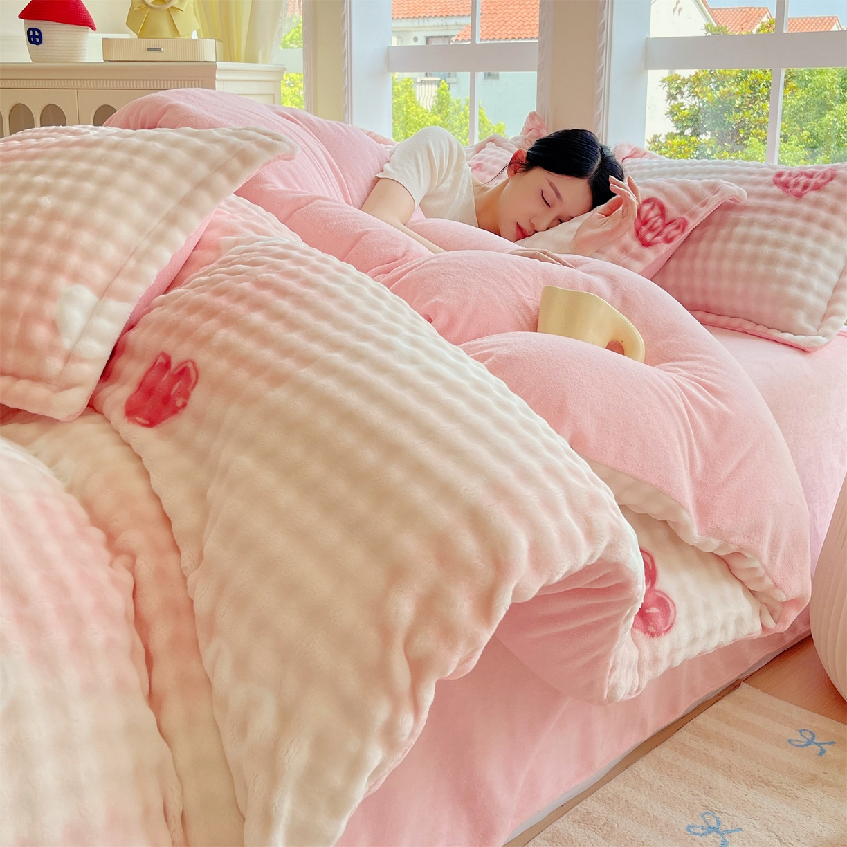 凯儿家纺 2025新款兔毛牛奶泡泡绒四件套 爱心朵朵