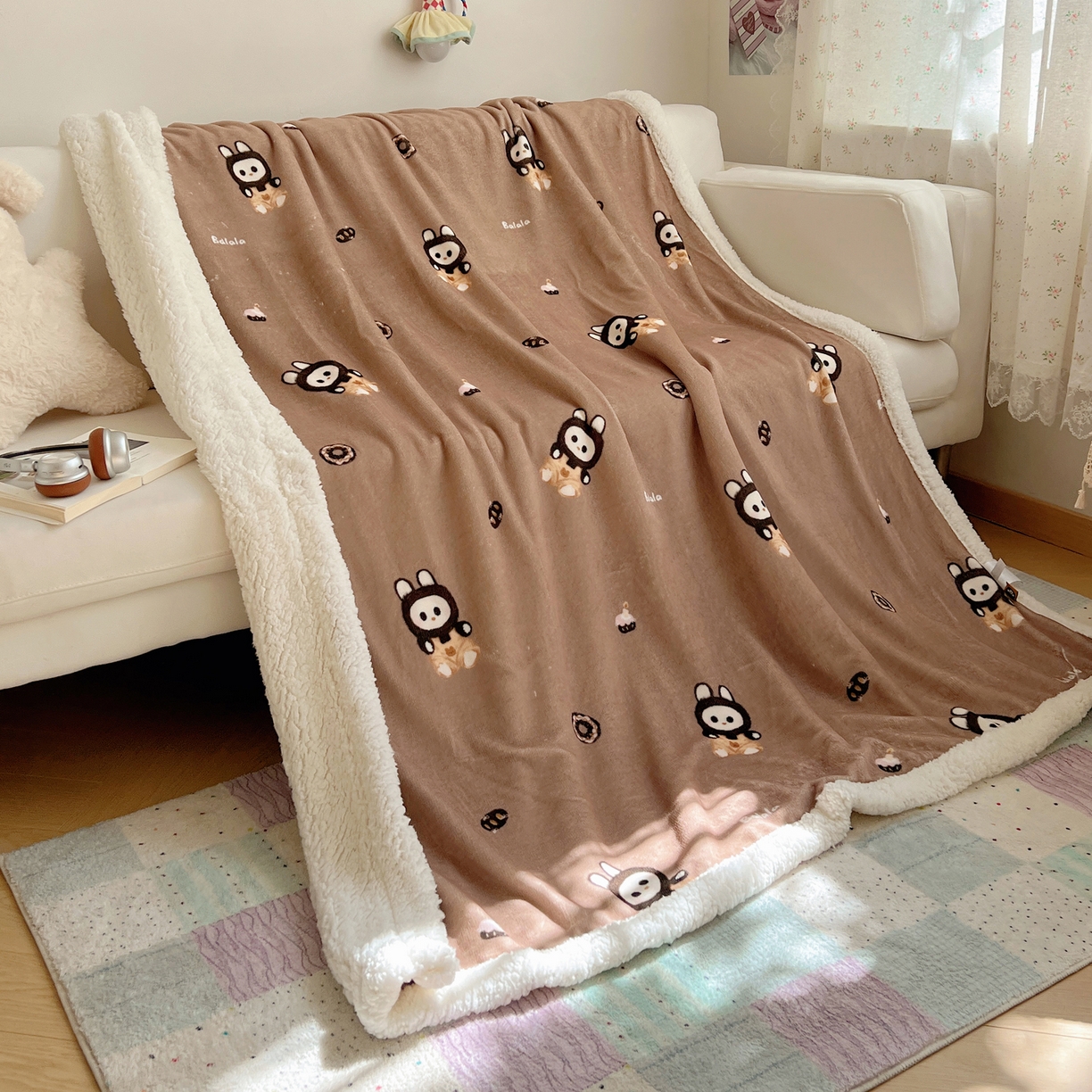 91家纺网 家纺一手货源 找家纺 桃子家居 2025新款A类ins小清新少女可爱奶油猫咪卡通加厚牛奶绒羊羔绒毛毯多功能毛毯 绒毛毯-MT奶咖布布