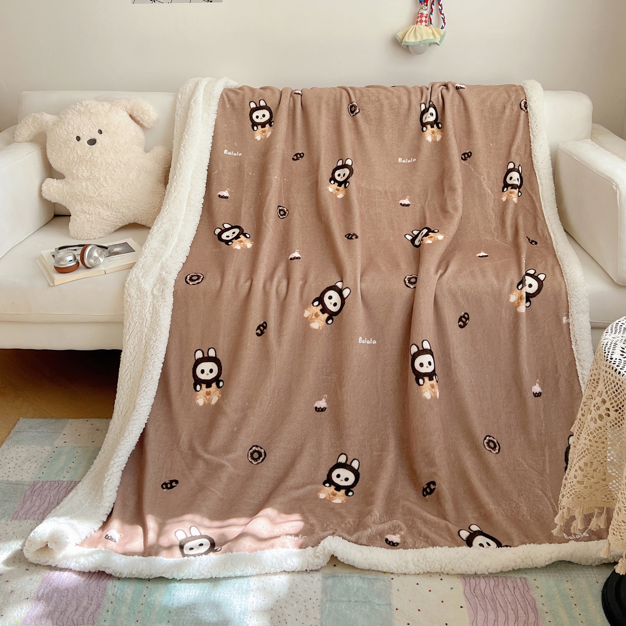 91家纺网 家纺一手货源 找家纺 桃子家居 2025新款A类ins小清新少女可爱奶油猫咪卡通加厚牛奶绒羊羔绒毛毯多功能毛毯 绒毛毯-MT奶咖布布