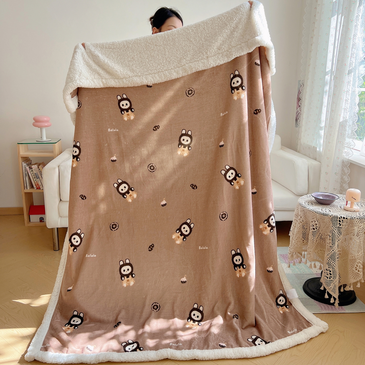 91家纺网 家纺一手货源 找家纺 桃子家居 2025新款A类ins小清新少女可爱奶油猫咪卡通加厚牛奶绒羊羔绒毛毯多功能毛毯 绒毛毯-MT奶咖布布