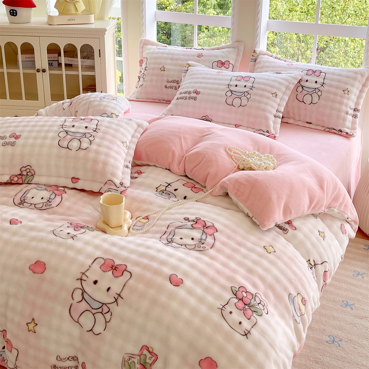 91家纺网 家纺一手货源 找家纺 凯儿家纺 2025新款兔毛牛奶泡泡绒四件套 可爱猫咪