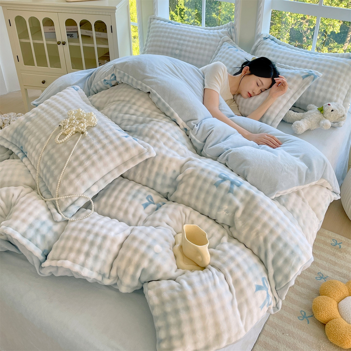 91家纺网 家纺一手货源 找家纺 凯儿家纺 2025新款兔毛牛奶泡泡绒四件套 蓝色旋律