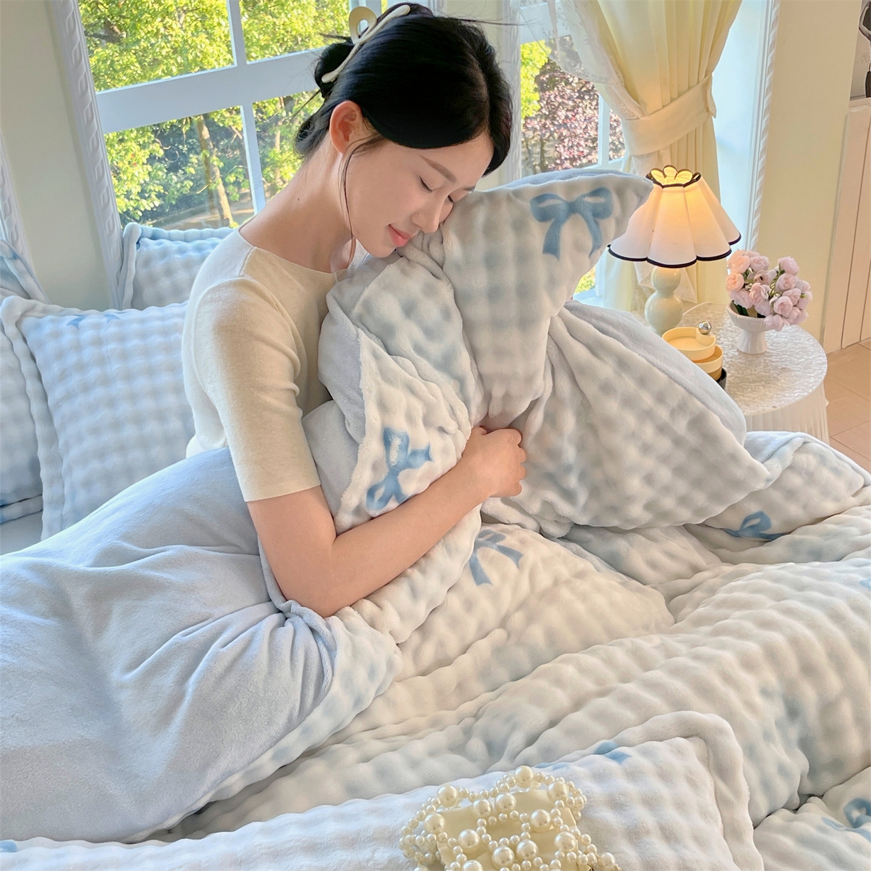 91家纺网 家纺一手货源 找家纺 凯儿家纺 2025新款兔毛牛奶泡泡绒四件套 蓝色旋律