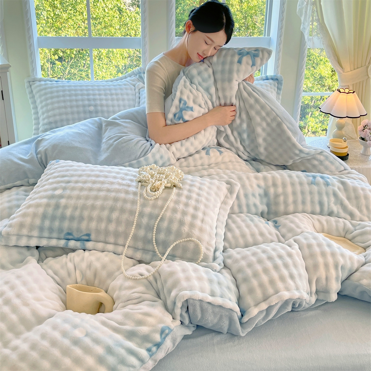 91家纺网 家纺一手货源 找家纺 凯儿家纺 2025新款兔毛牛奶泡泡绒四件套 蓝色旋律