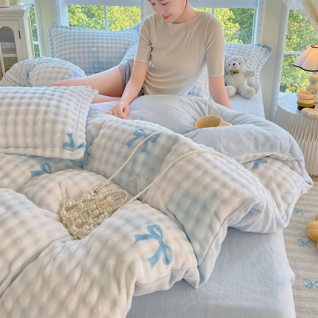 91家纺网 家纺一手货源 找家纺 凯儿家纺 2025新款兔毛牛奶泡泡绒四件套 蓝色旋律