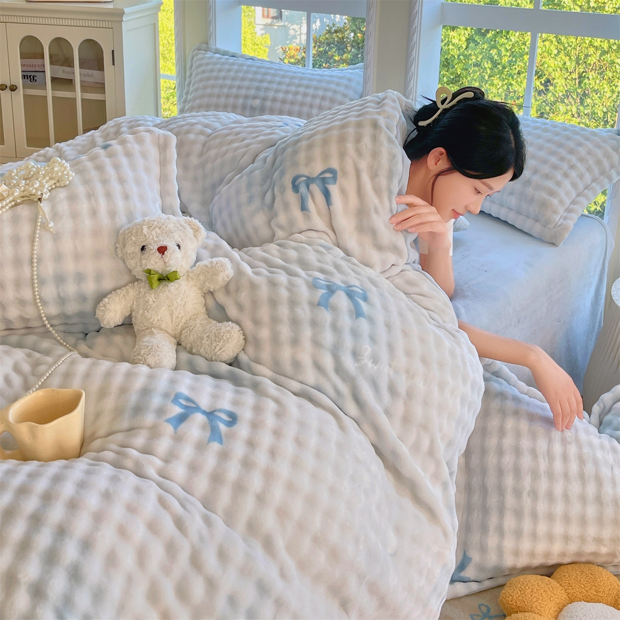 91家纺网 家纺一手货源 找家纺 凯儿家纺 2025新款兔毛牛奶泡泡绒四件套 蓝色旋律