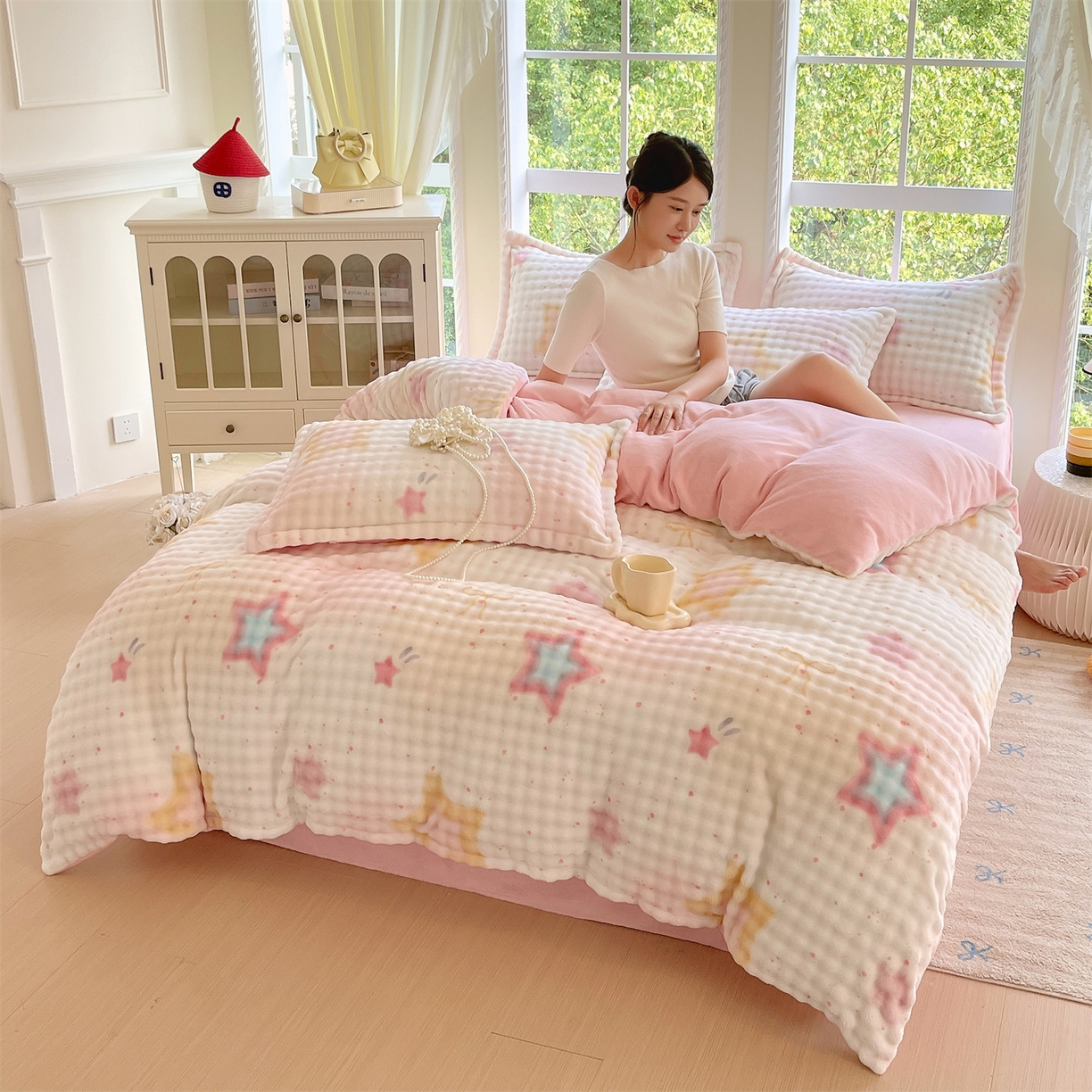 91家纺网 家纺一手货源 找家纺 凯儿家纺 2025新款兔毛牛奶泡泡绒四件套 星光闪闪