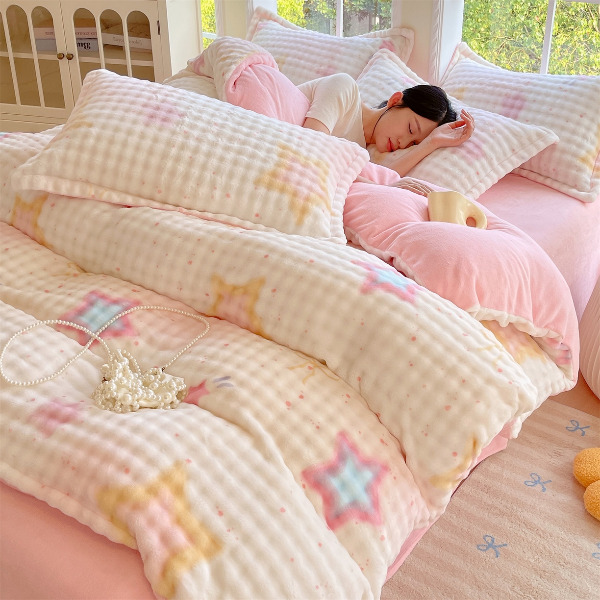 91家纺网 家纺一手货源 找家纺 凯儿家纺 2025新款兔毛牛奶泡泡绒四件套 星光闪闪