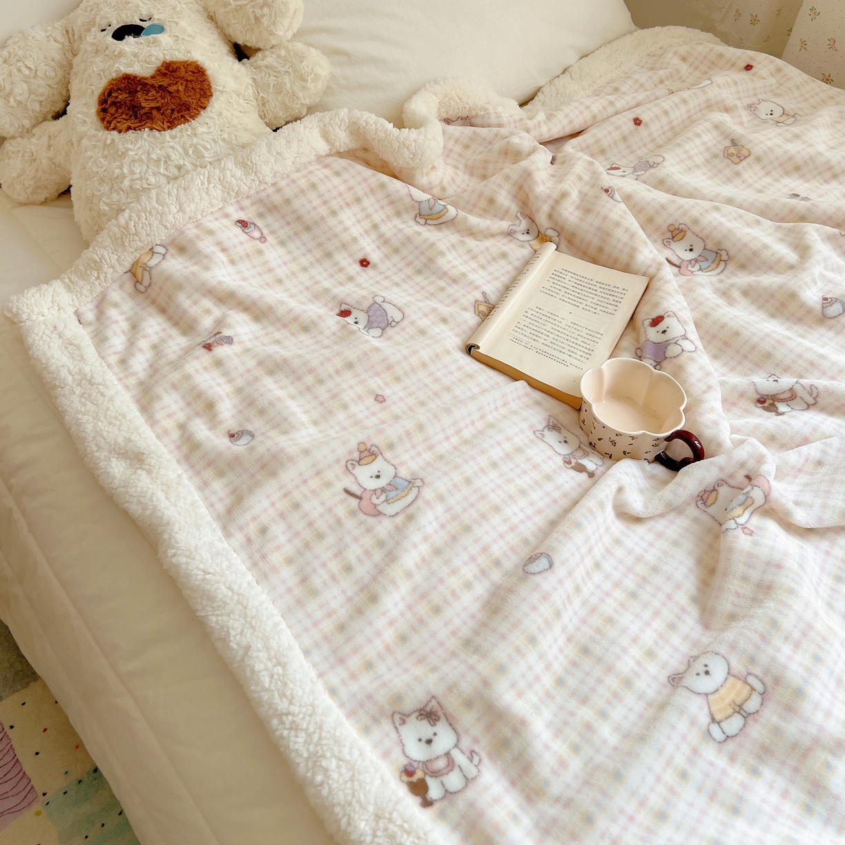 91家纺网 家纺一手货源 找家纺 桃子家居 2025新款A类ins小清新少女可爱奶油猫咪卡通加厚牛奶绒羊羔绒毛毯多功能毛毯 绒毛毯-MT甜心西高地