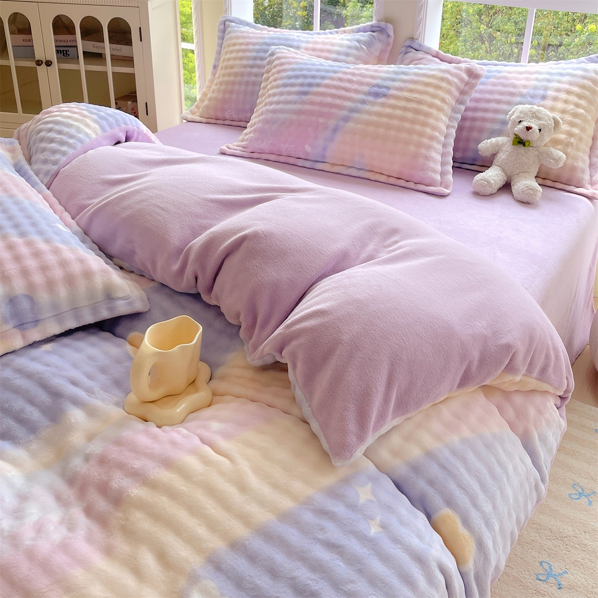 91家纺网 家纺一手货源 找家纺 凯儿家纺 2025新款兔毛牛奶泡泡绒四件套 紫韵爱心