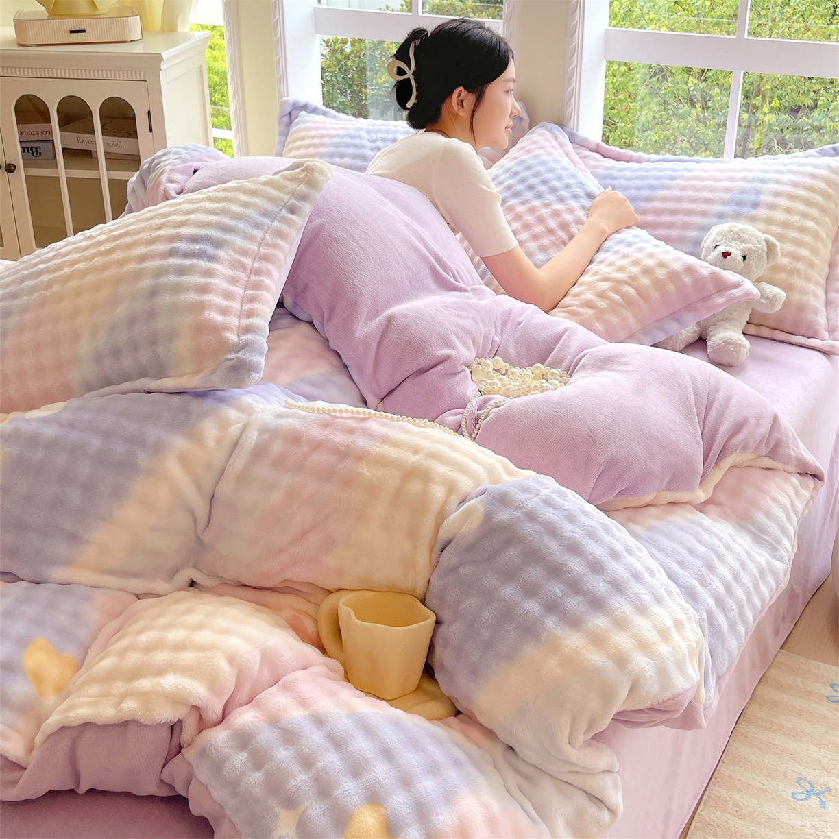 91家纺网 家纺一手货源 找家纺 凯儿家纺 2025新款兔毛牛奶泡泡绒四件套 紫韵爱心