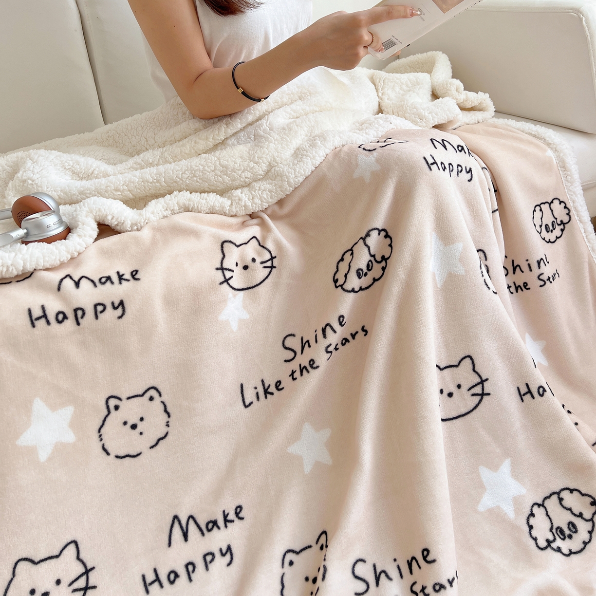 91家纺网 家纺一手货源 找家纺 桃子家居 2025新款A类ins小清新少女可爱奶油猫咪卡通加厚牛奶绒羊羔绒毛毯多功能毛毯 绒毛毯-MT星光萌宠