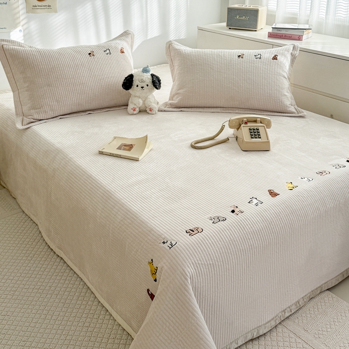 91家纺网 家纺一手货源 找家纺 （总）法芙娜家纺 2025新款可爱刺绣宝宝绒床盖三件套