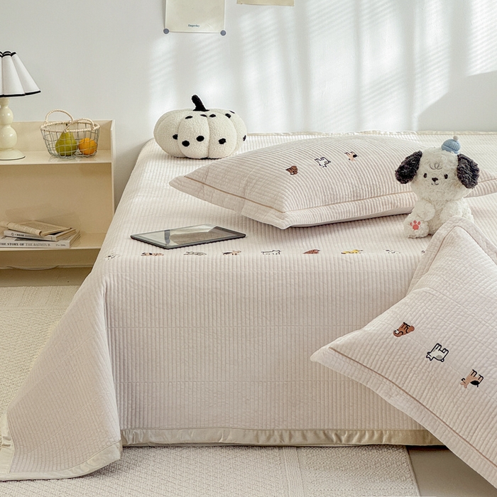 91家纺网 家纺一手货源 找家纺 （总）法芙娜家纺 2025新款可爱刺绣宝宝绒床盖三件套