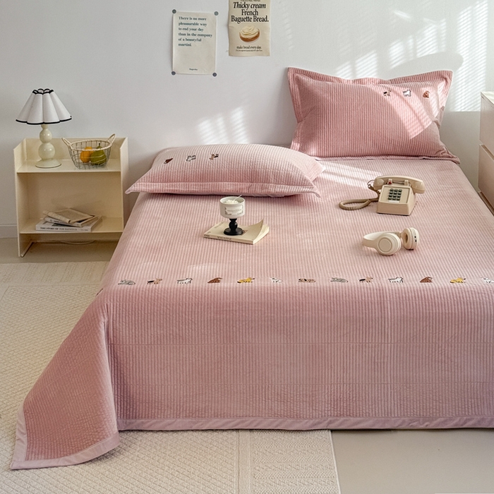 91家纺网 家纺一手货源 找家纺 （总）法芙娜家纺 2025新款可爱刺绣宝宝绒床盖三件套