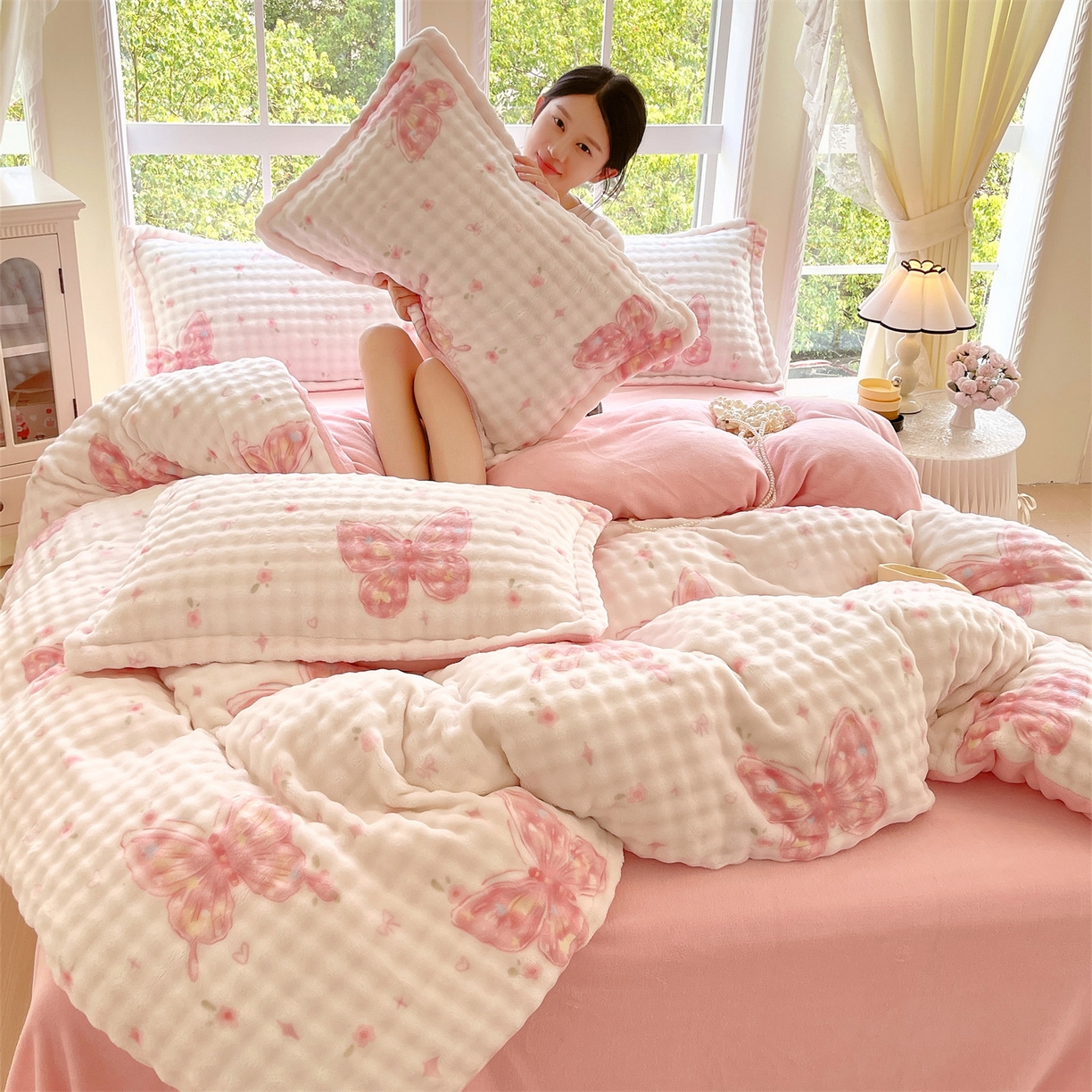 91家纺网 家纺一手货源 找家纺 凯儿家纺 2025新款兔毛牛奶泡泡绒单被套单品被套被套单件 彩蝶飞舞