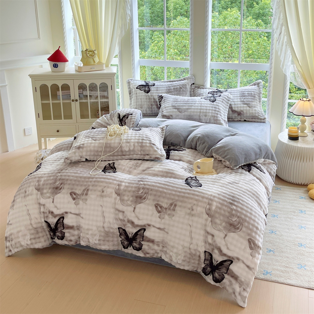 91家纺网 家纺一手货源 找家纺 凯儿家纺 2025新款兔毛牛奶泡泡绒单被套单品被套被套单件 蝶儿飞飞