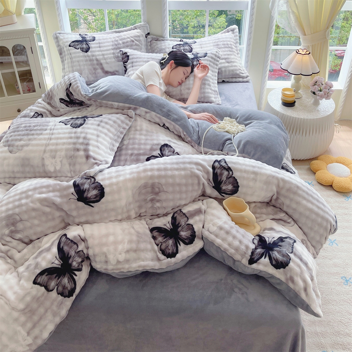 91家纺网 家纺一手货源 找家纺 凯儿家纺 2025新款兔毛牛奶泡泡绒单被套单品被套被套单件 蝶儿飞飞