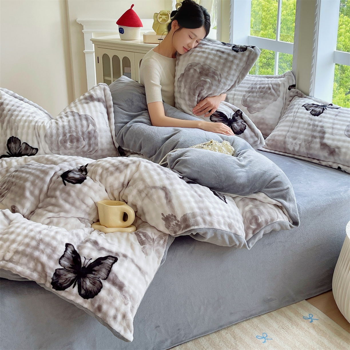 91家纺网 家纺一手货源 找家纺 凯儿家纺 2025新款兔毛牛奶泡泡绒单被套单品被套被套单件 蝶儿飞飞