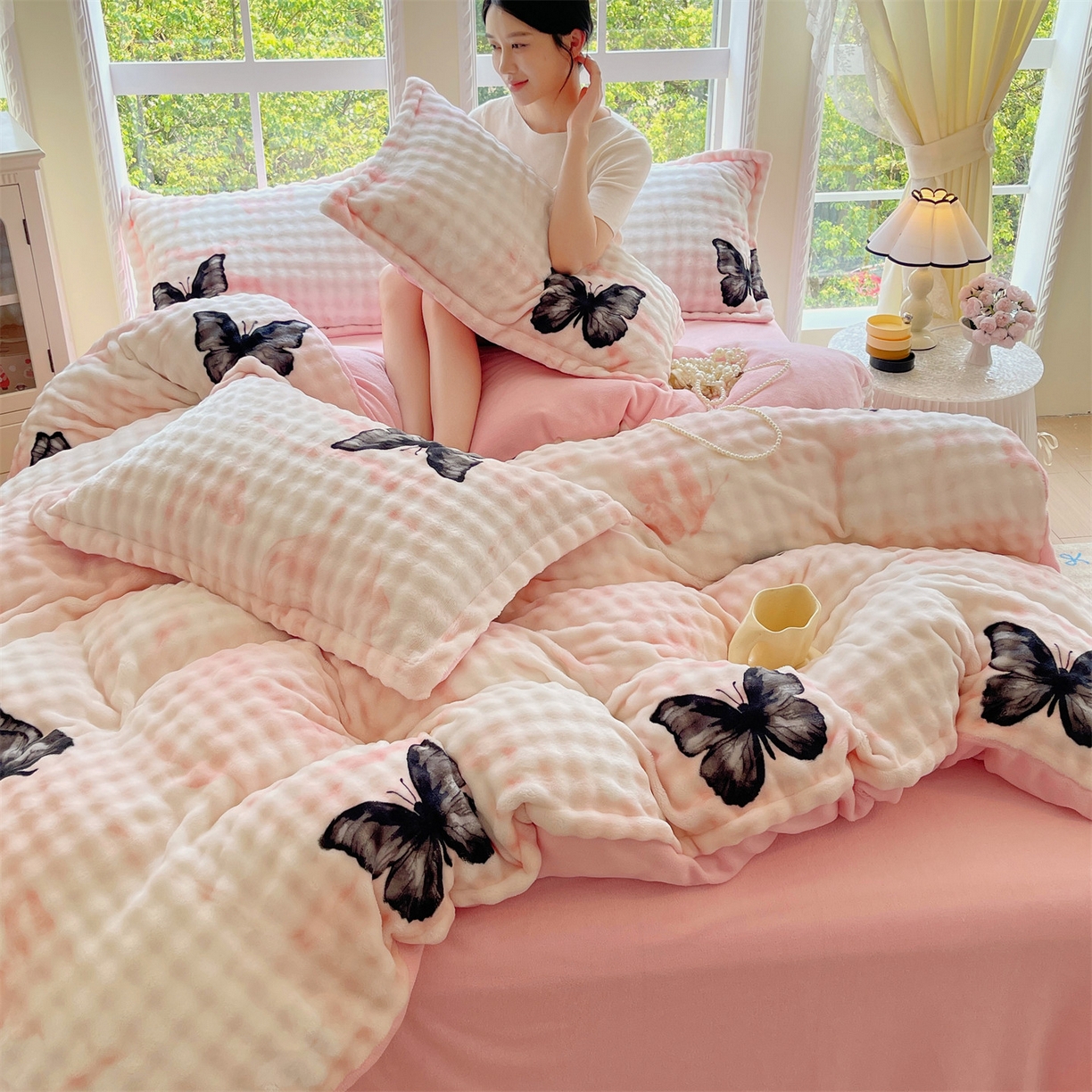 91家纺网 家纺一手货源 找家纺 凯儿家纺 2025新款兔毛牛奶泡泡绒单被套单品被套被套单件 粉玉蝴蝶