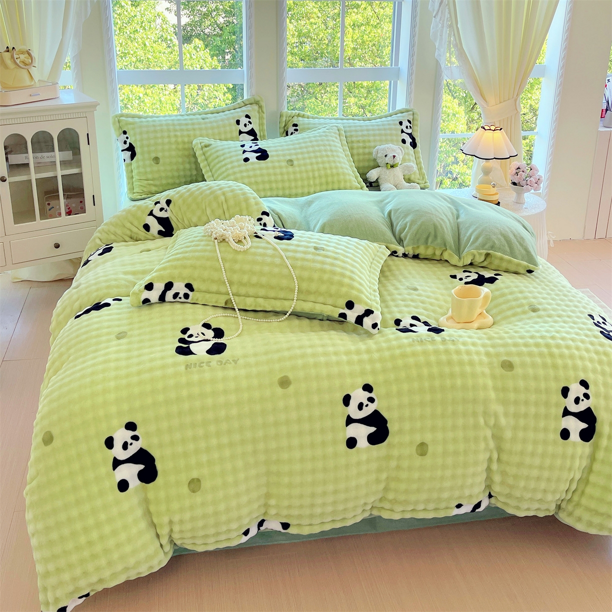 91家纺网 家纺一手货源 找家纺 凯儿家纺 2025新款兔毛牛奶泡泡绒单被套单品被套被套单件 小熊猫绿