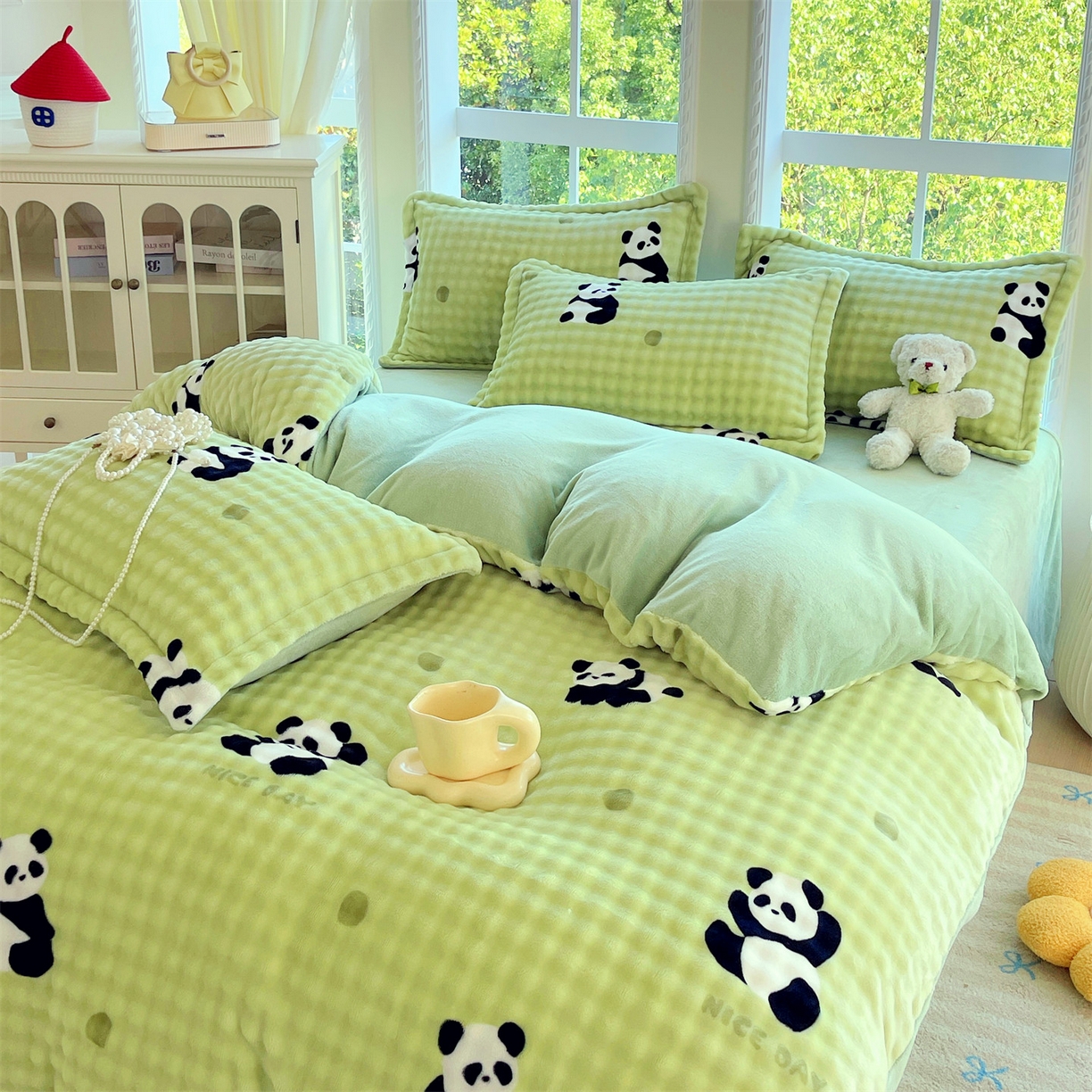 91家纺网 家纺一手货源 找家纺 凯儿家纺 2025新款兔毛牛奶泡泡绒单被套单品被套被套单件 小熊猫绿