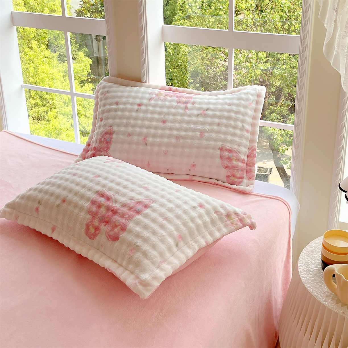 91家纺网 家纺一手货源 找家纺 凯儿家纺 2025新款兔毛牛奶泡泡绒单枕套单品枕套枕套单件 彩蝶飞舞